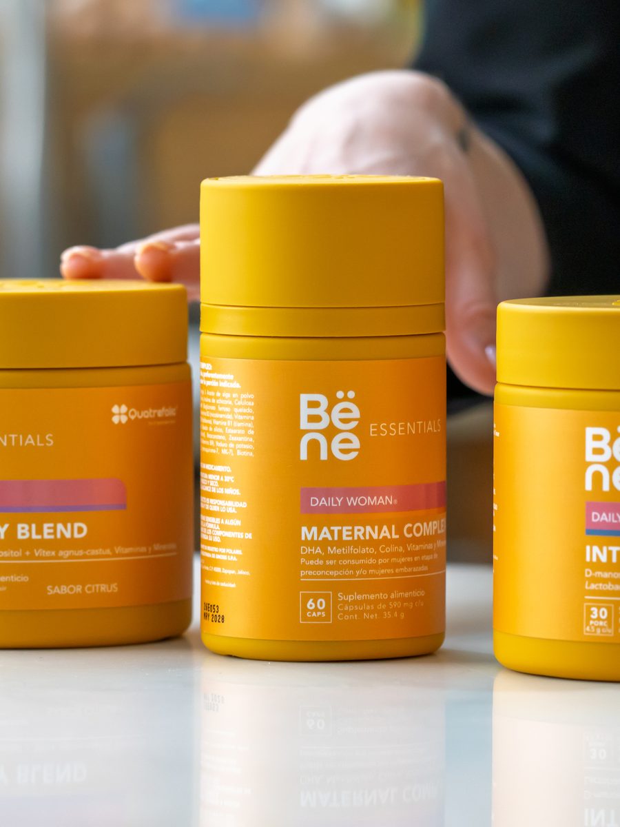 Tres envases de Bëne Essentials: Harmony Blend, Maternal Complex e Intimate Flora